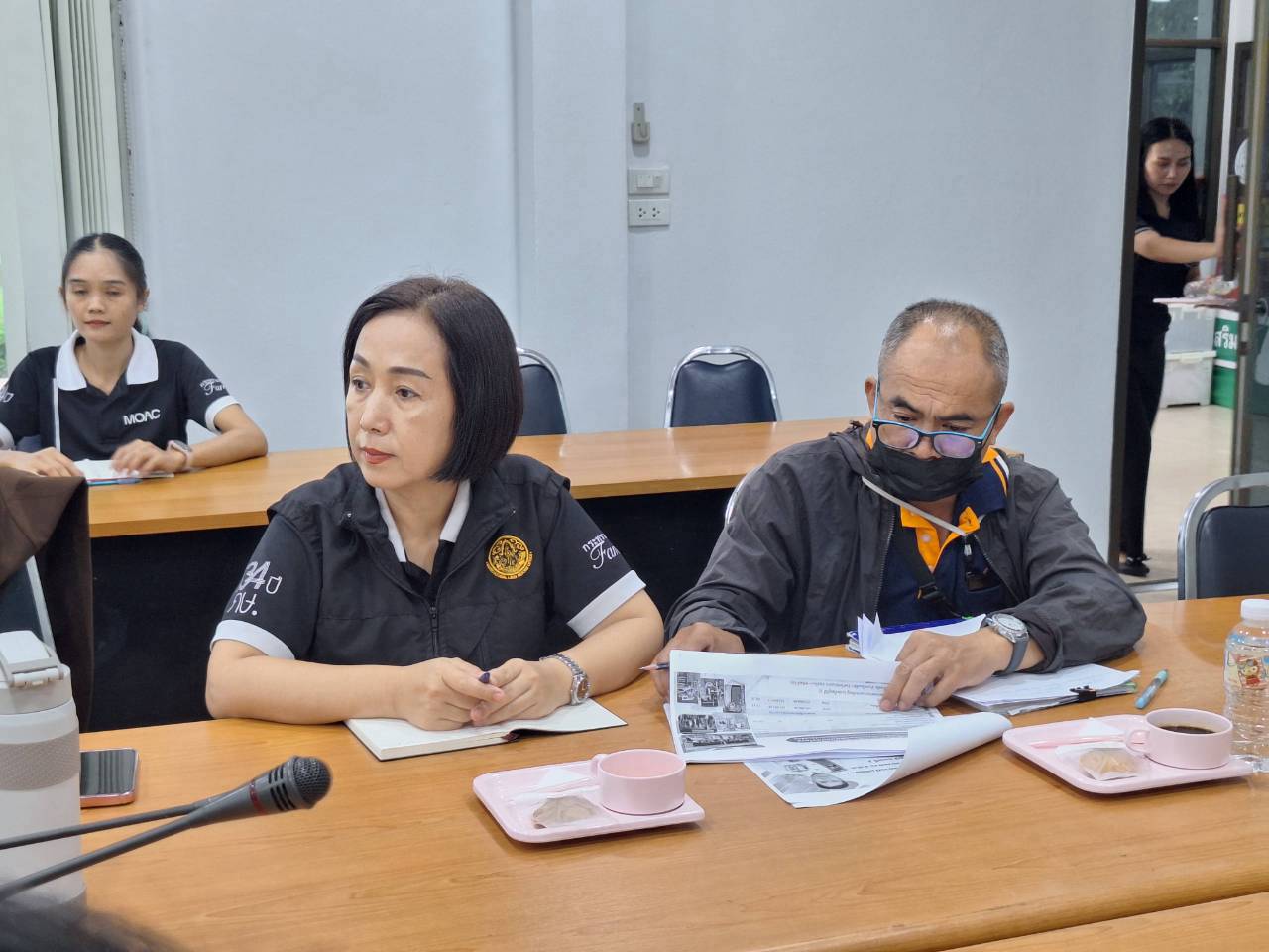 title - ผู้ตรวจราชการ ส.ป.ก. ลงพื้นที่จังหวัดขอนแก่น ประชุมติดตามความก้าวหน้าผลการดำเนินงาน พร้อมตรวจเยี่ยมให้กำลังใจกลุ่มวิสาหกิจชุมชนสมุนไพรไผ่คำ 39 